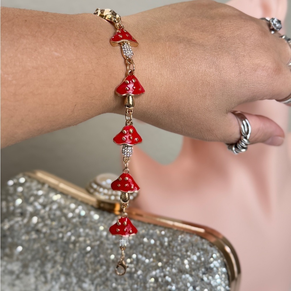 ⚜️🍄 Red Mushroom Charm Bracelet With Zirconia 🔥💕 - Picture 1 of 6